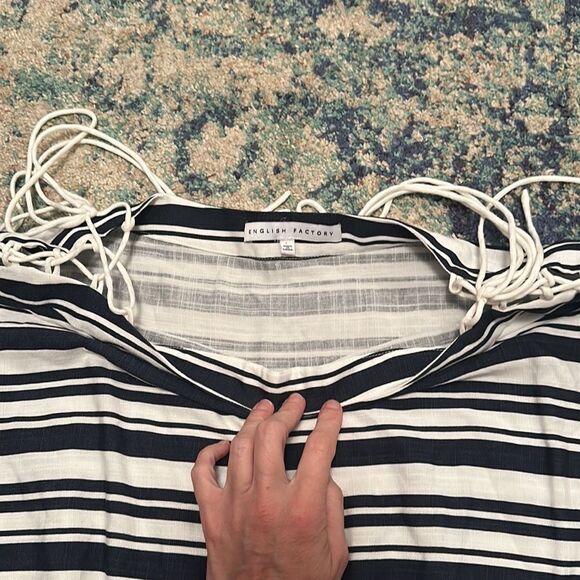 Womens English Factory brand crop top long sleeves tie shoulder sz L - Picture 4 of 6